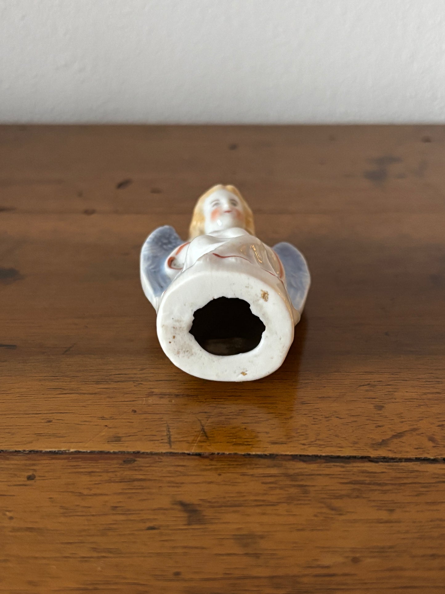 Piccolo angelo in ceramica del XX secolo – Statuetta decorativa vintage