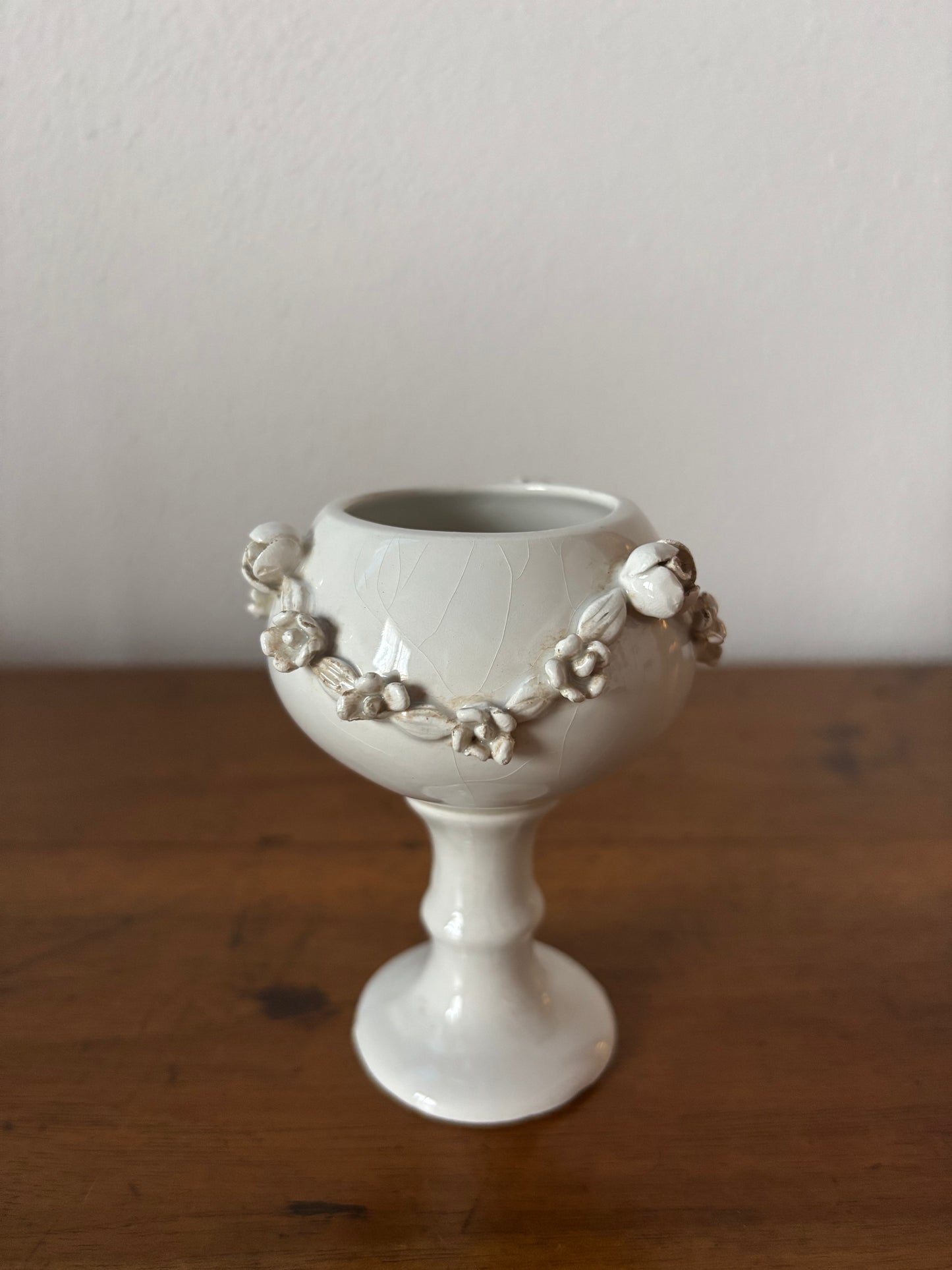 Piccolo Vasetto Vintage in Ceramica – Eleganza Retrò e Fascino d’Epoca