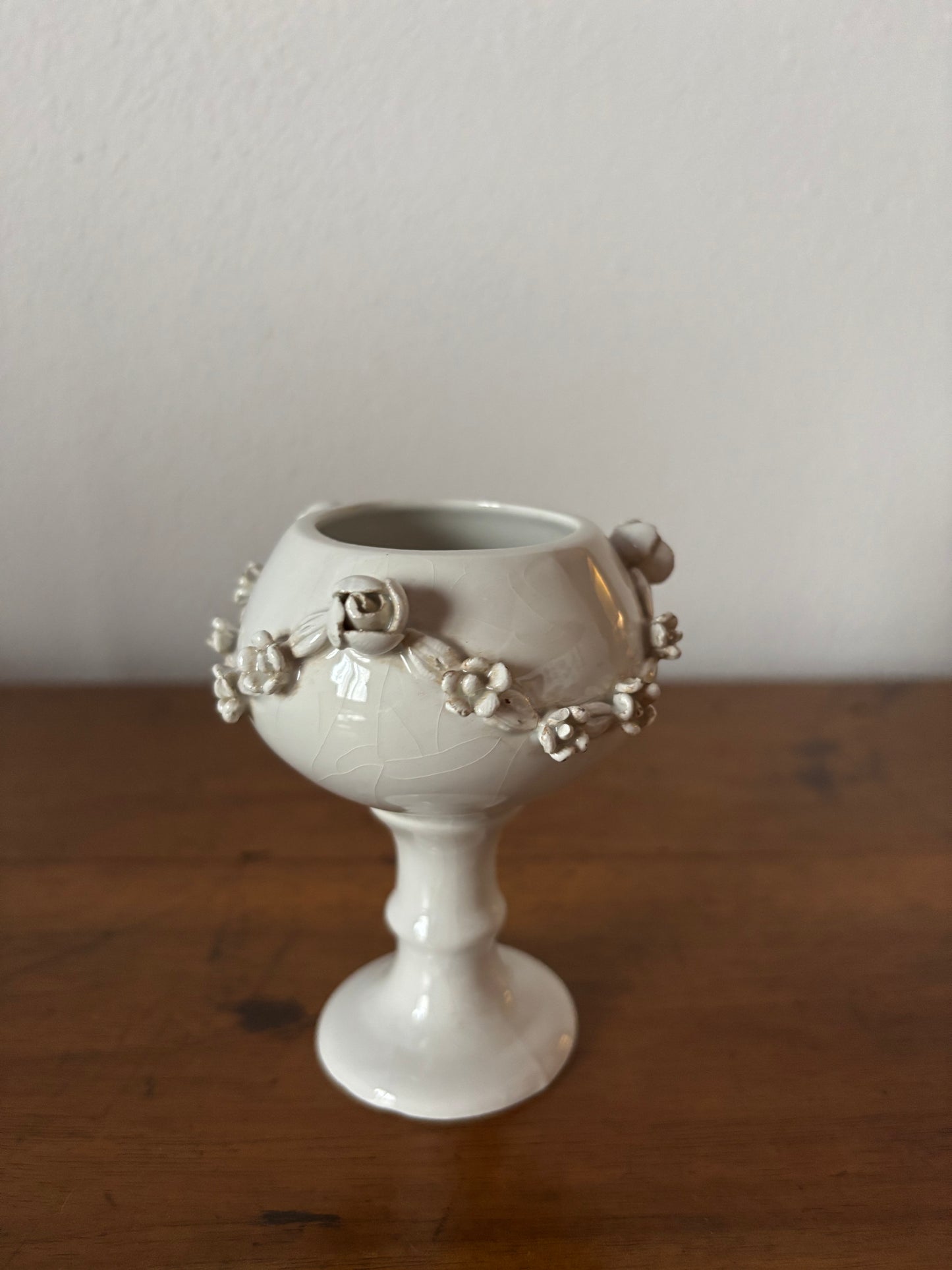 Piccolo Vasetto Vintage in Ceramica – Eleganza Retrò e Fascino d’Epoca