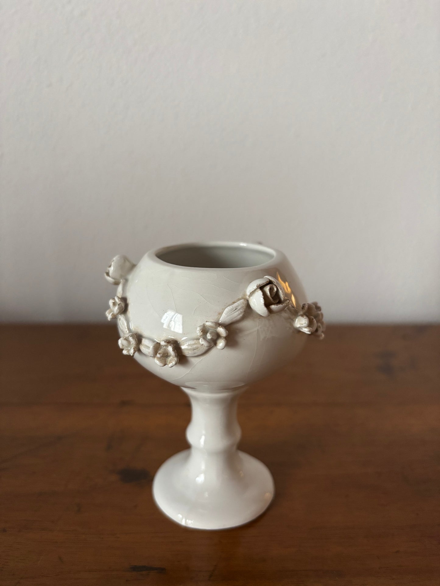 Piccolo Vasetto Vintage in Ceramica – Eleganza Retrò e Fascino d’Epoca