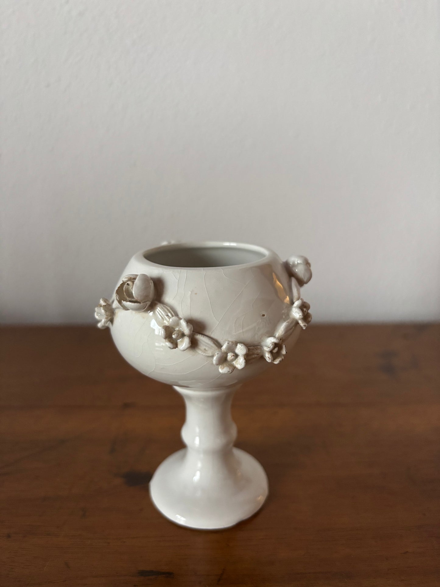 Piccolo Vasetto Vintage in Ceramica – Eleganza Retrò e Fascino d’Epoca