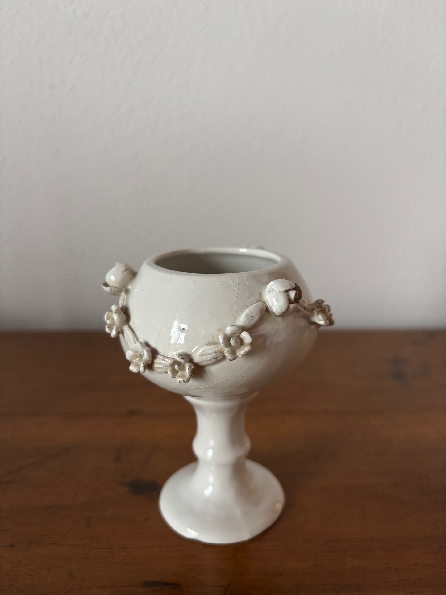 Piccolo Vasetto Vintage in Ceramica – Eleganza Retrò e Fascino d’Epoca