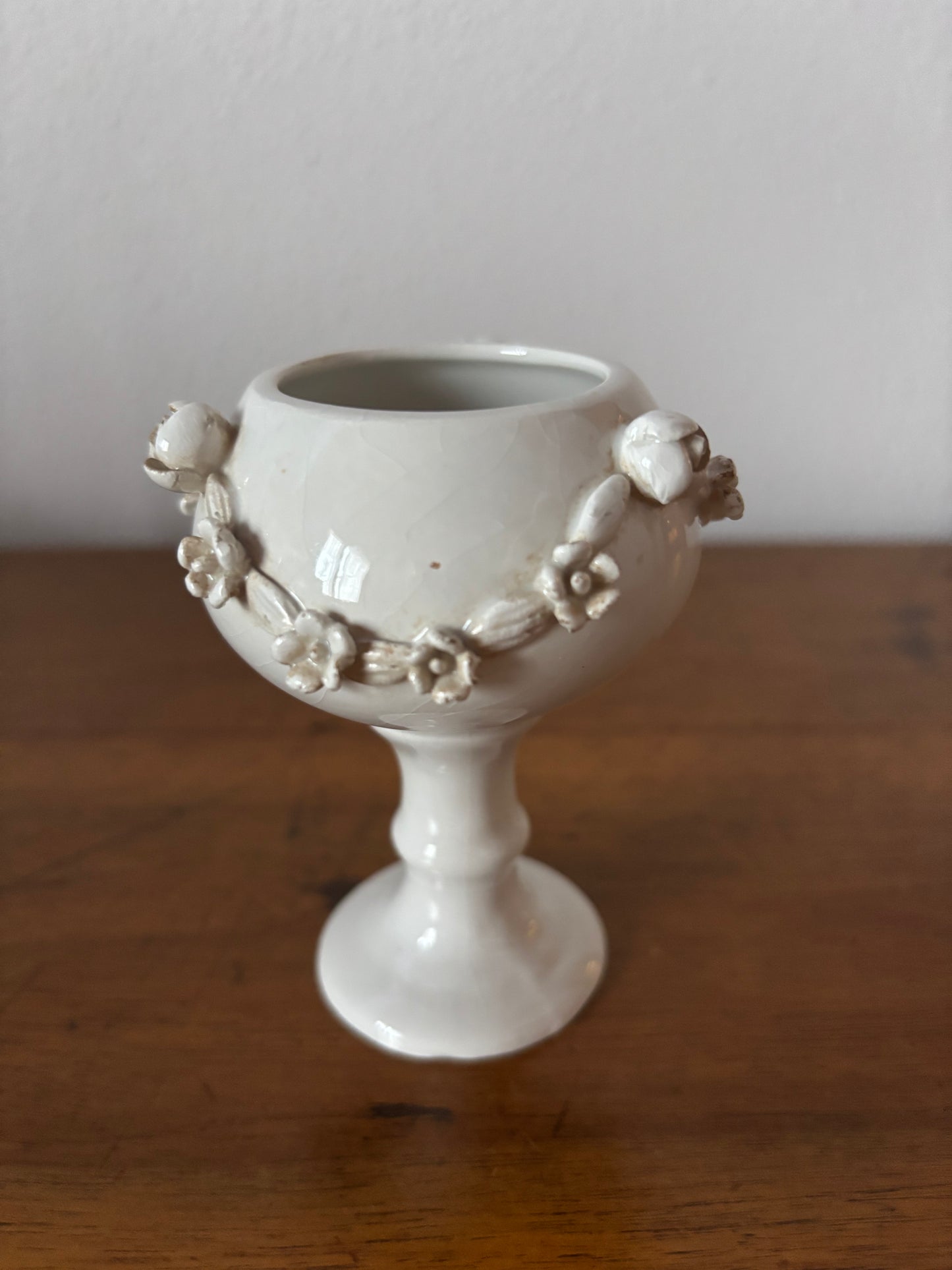 Piccolo Vasetto Vintage in Ceramica – Eleganza Retrò e Fascino d’Epoca