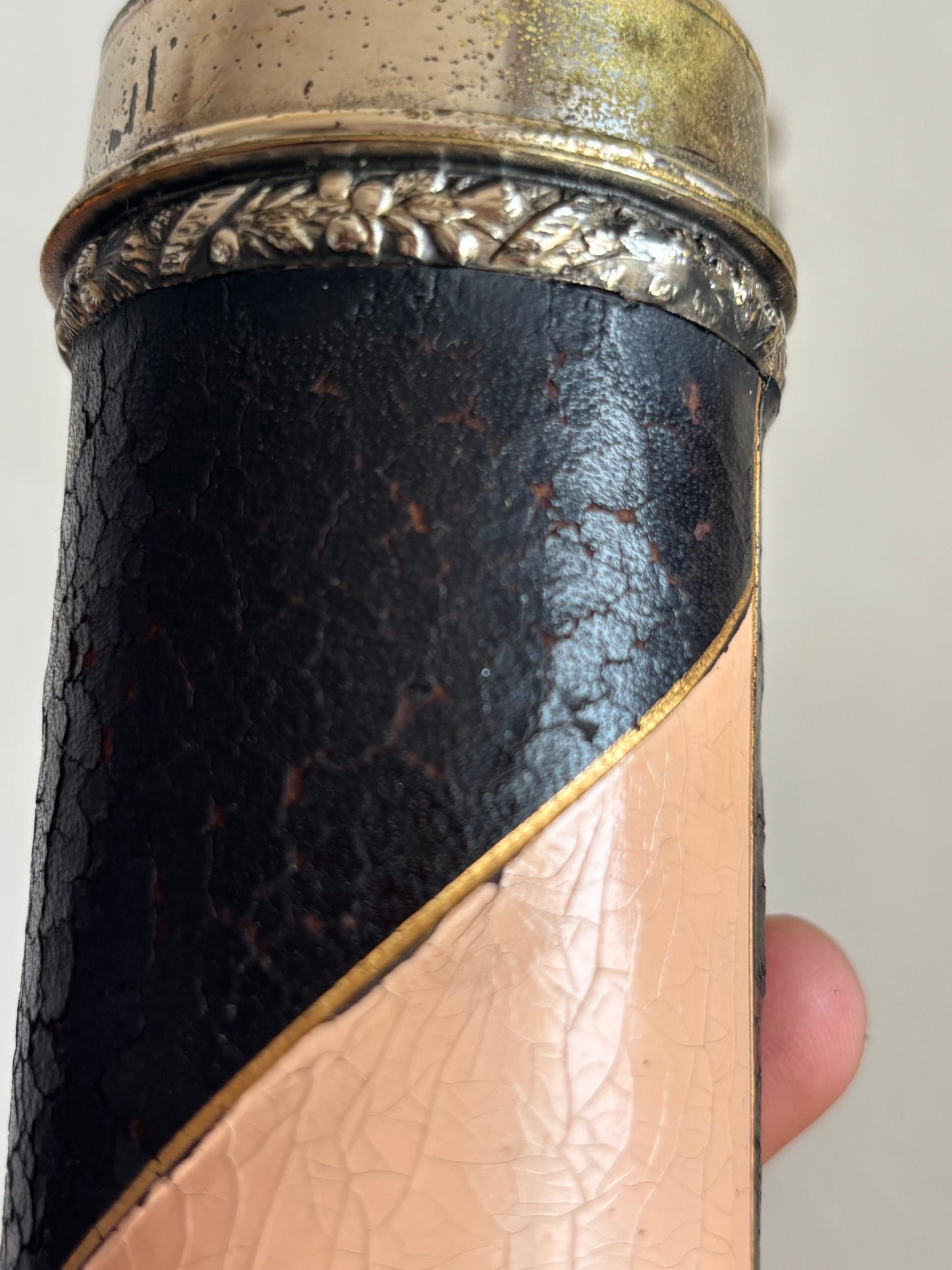 Vintage Musical Pepper Mill with Working Music Box – Collectible and Retro Decorative Piece