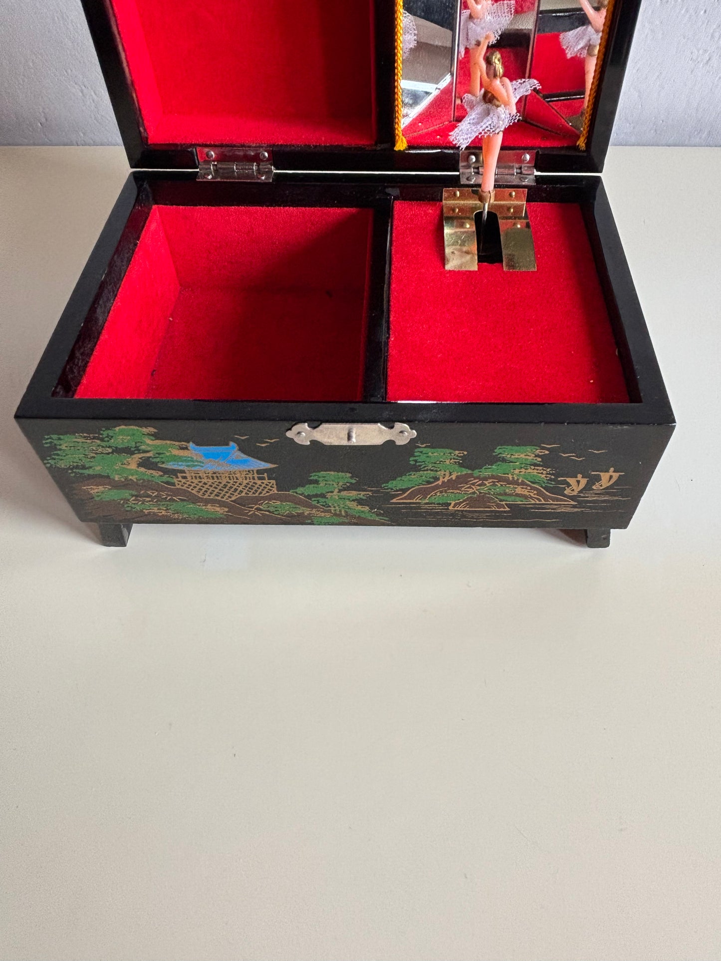 Portagioie giapponese vintage con carillon e ballerina