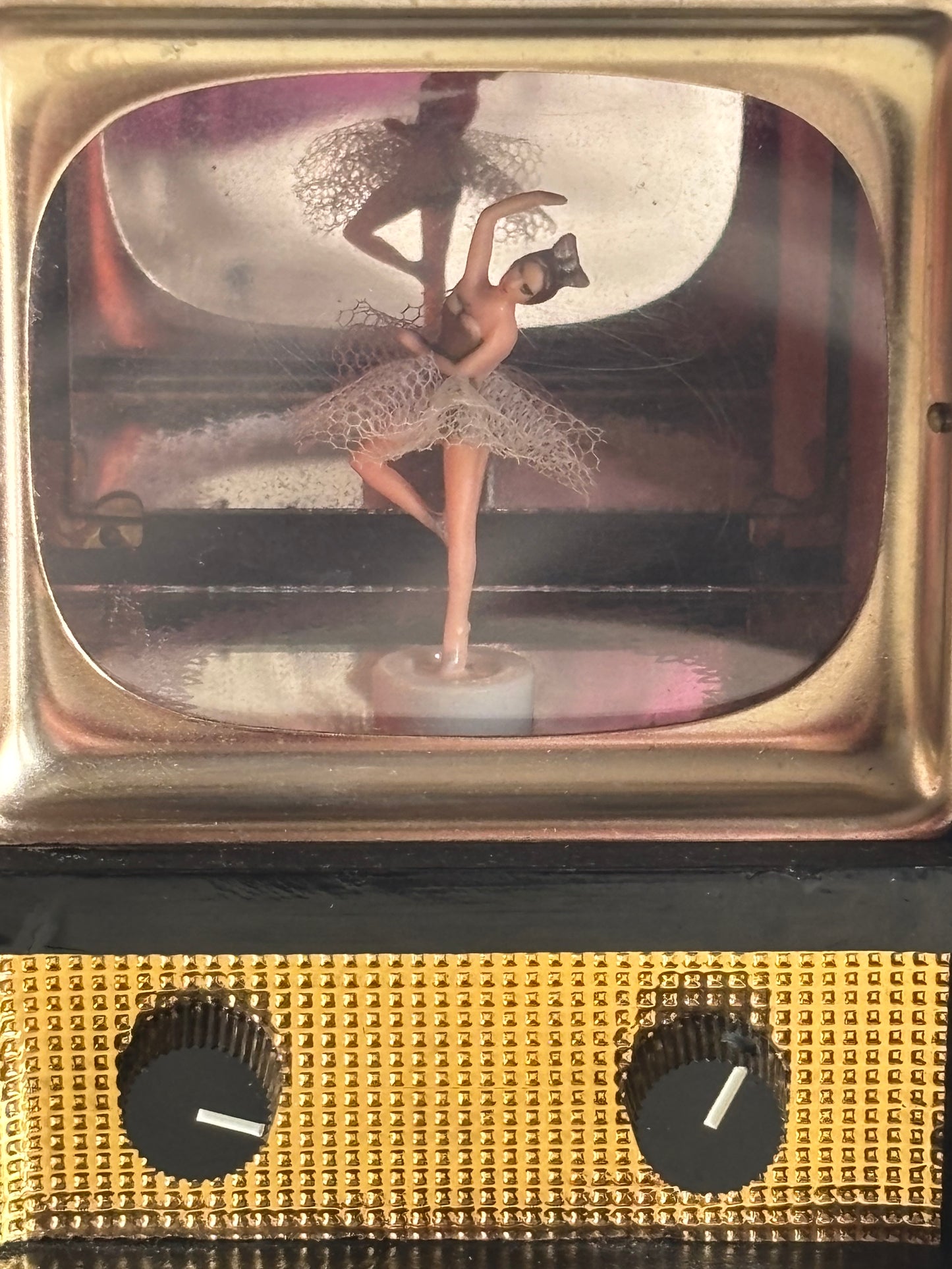 Portagioie giapponese vintage con carillon – modello televisore con ballerina magnetica