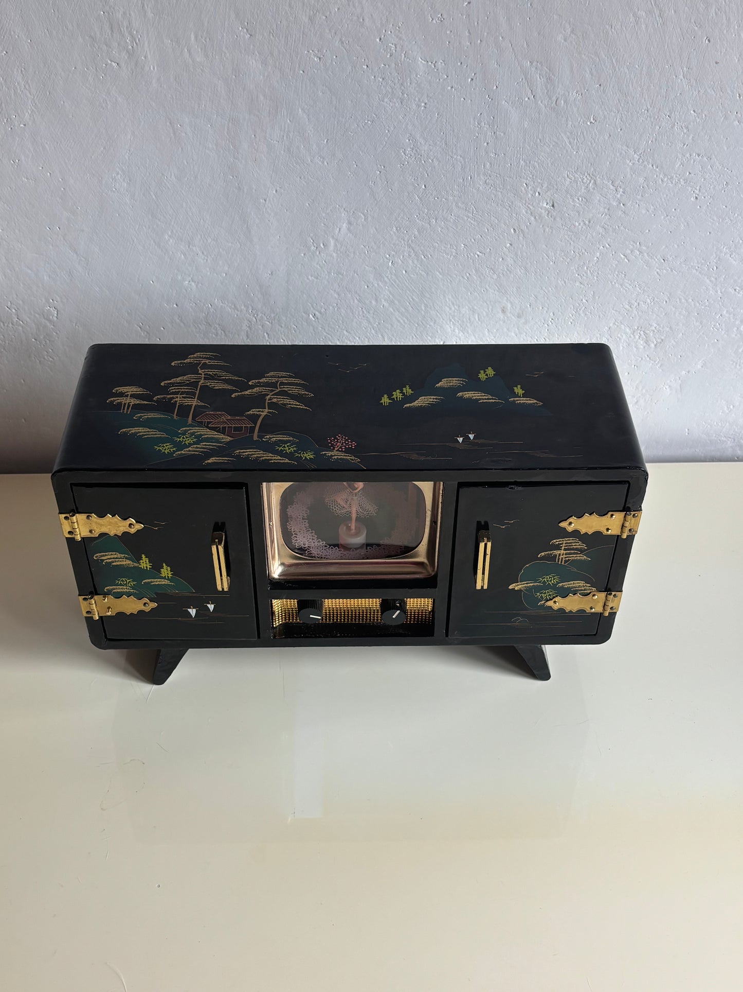 Portagioie giapponese vintage con carillon – modello televisore con ballerina magnetica