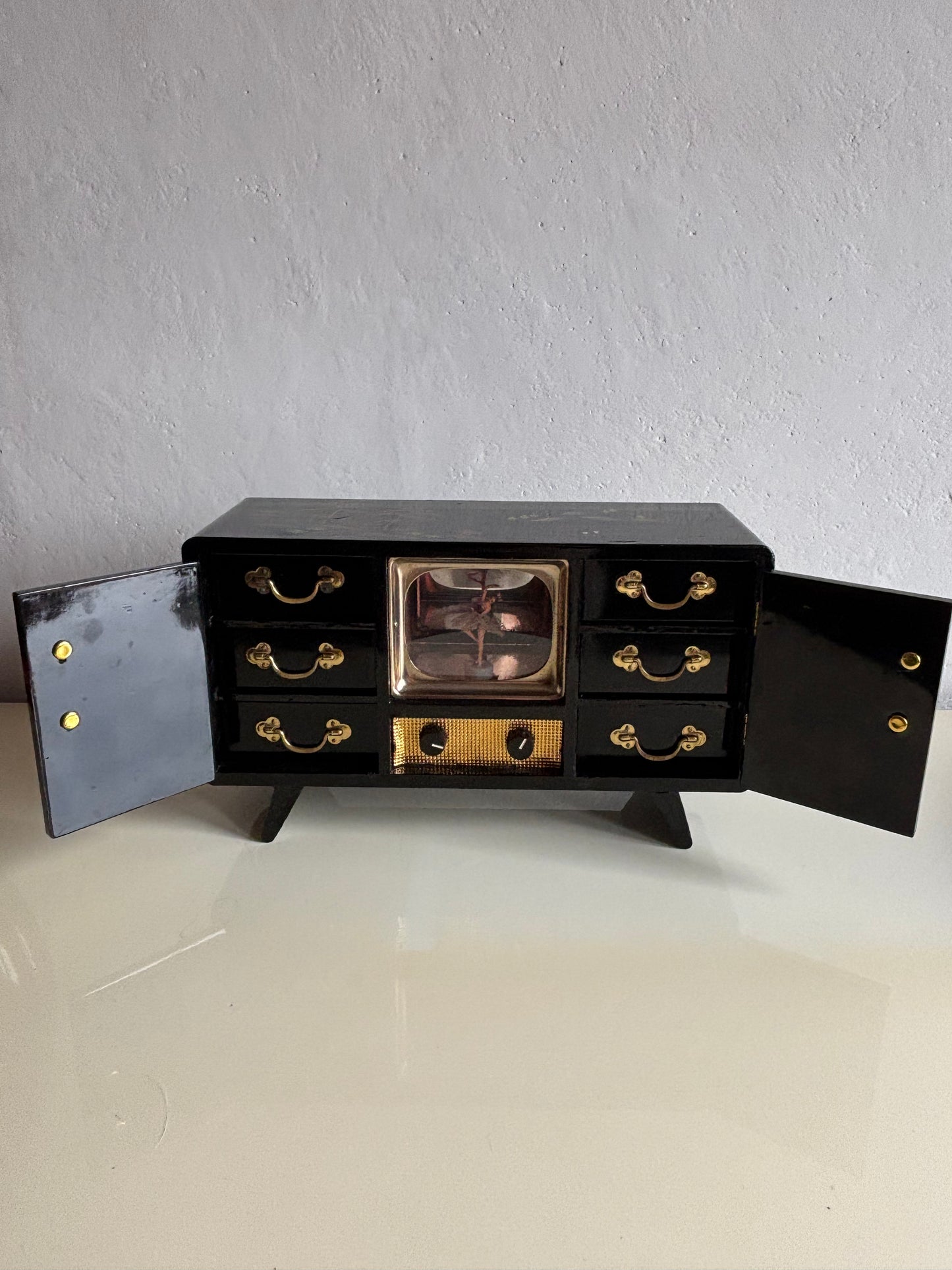 Portagioie giapponese vintage con carillon – modello televisore con ballerina magnetica