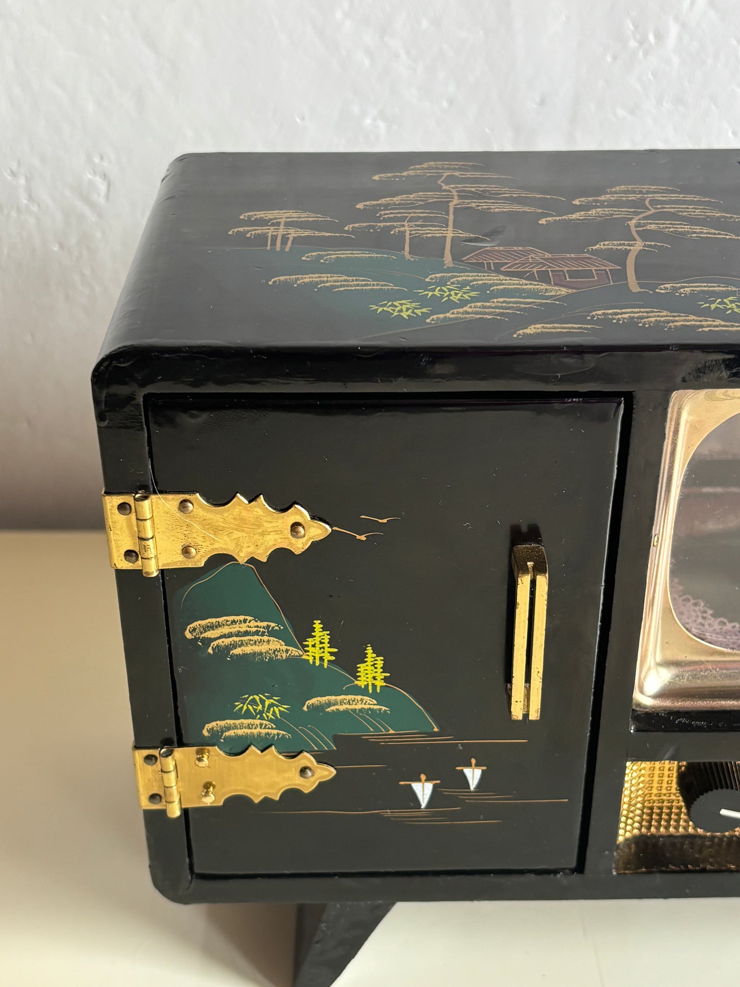 Portagioie giapponese vintage con carillon – modello televisore con ballerina magnetica