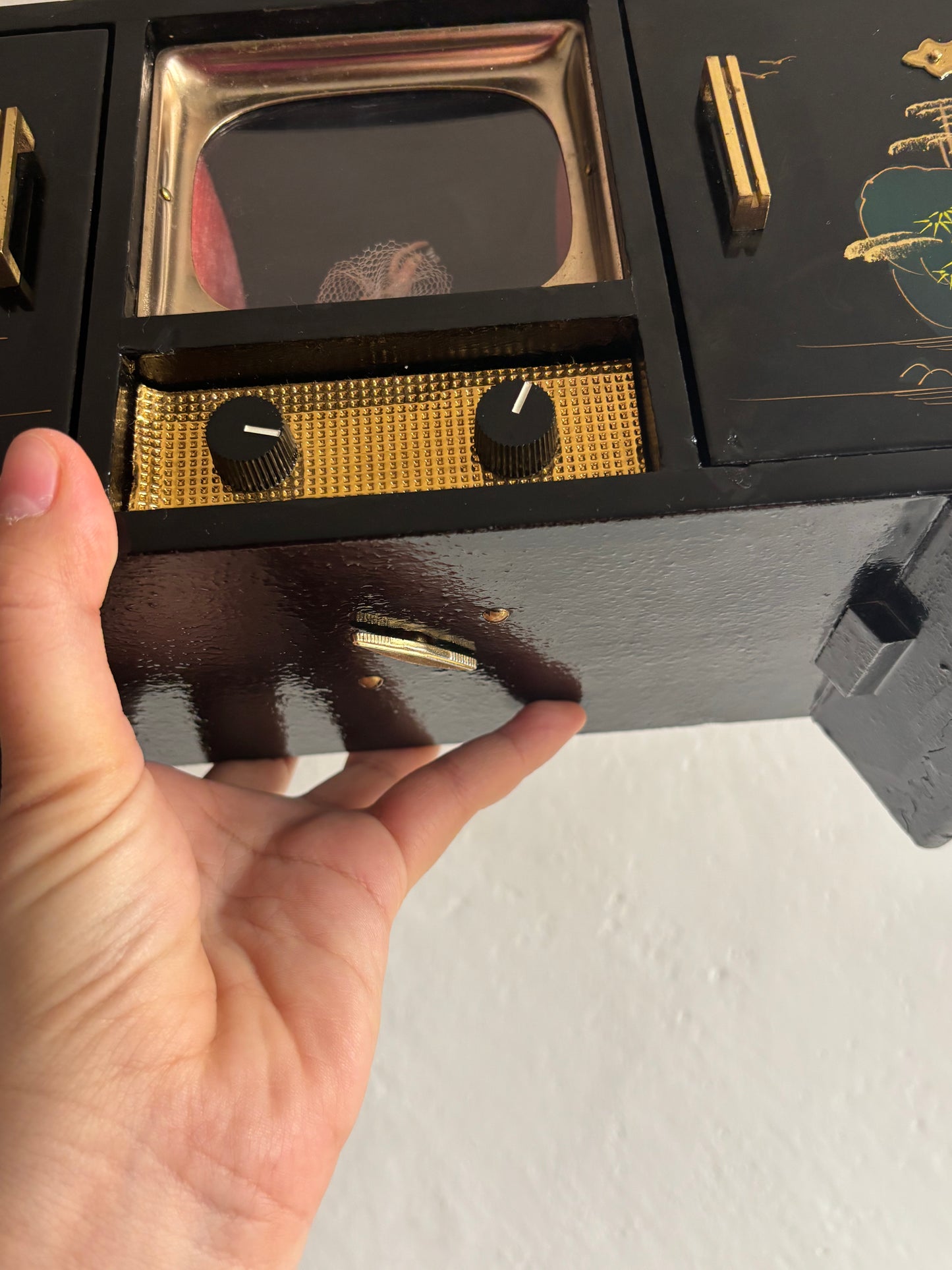 Portagioie giapponese vintage con carillon – modello televisore con ballerina magnetica