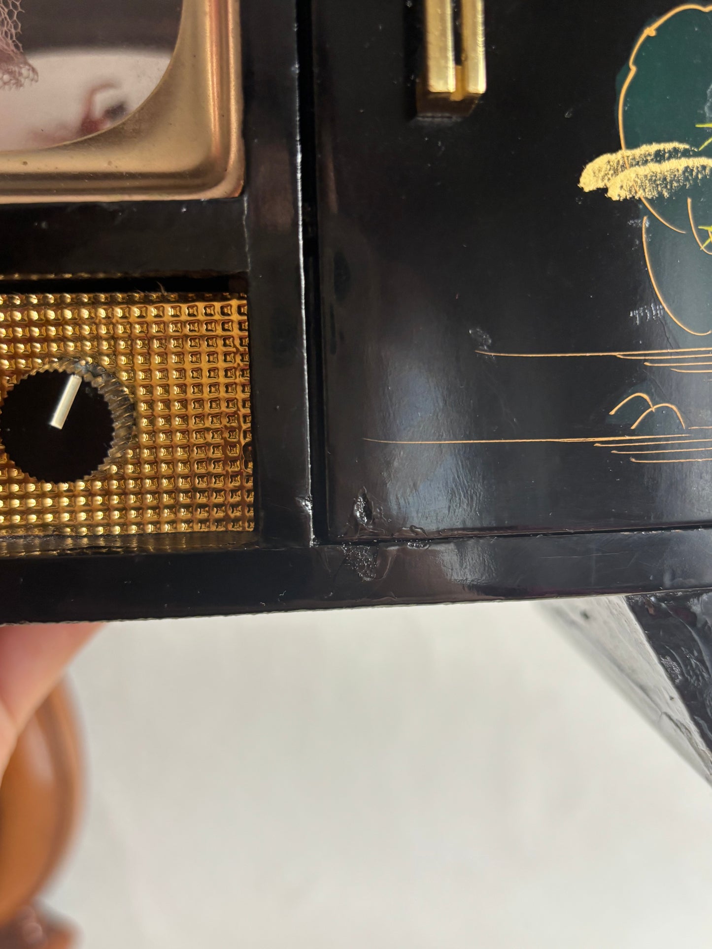 Portagioie giapponese vintage con carillon – modello televisore con ballerina magnetica