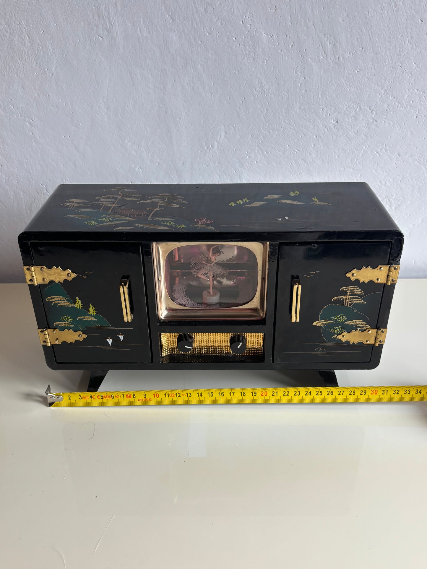 Portagioie giapponese vintage con carillon – modello televisore con ballerina magnetica