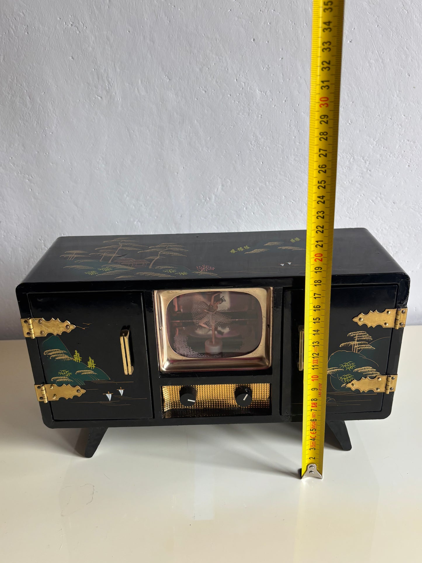 Portagioie giapponese vintage con carillon – modello televisore con ballerina magnetica