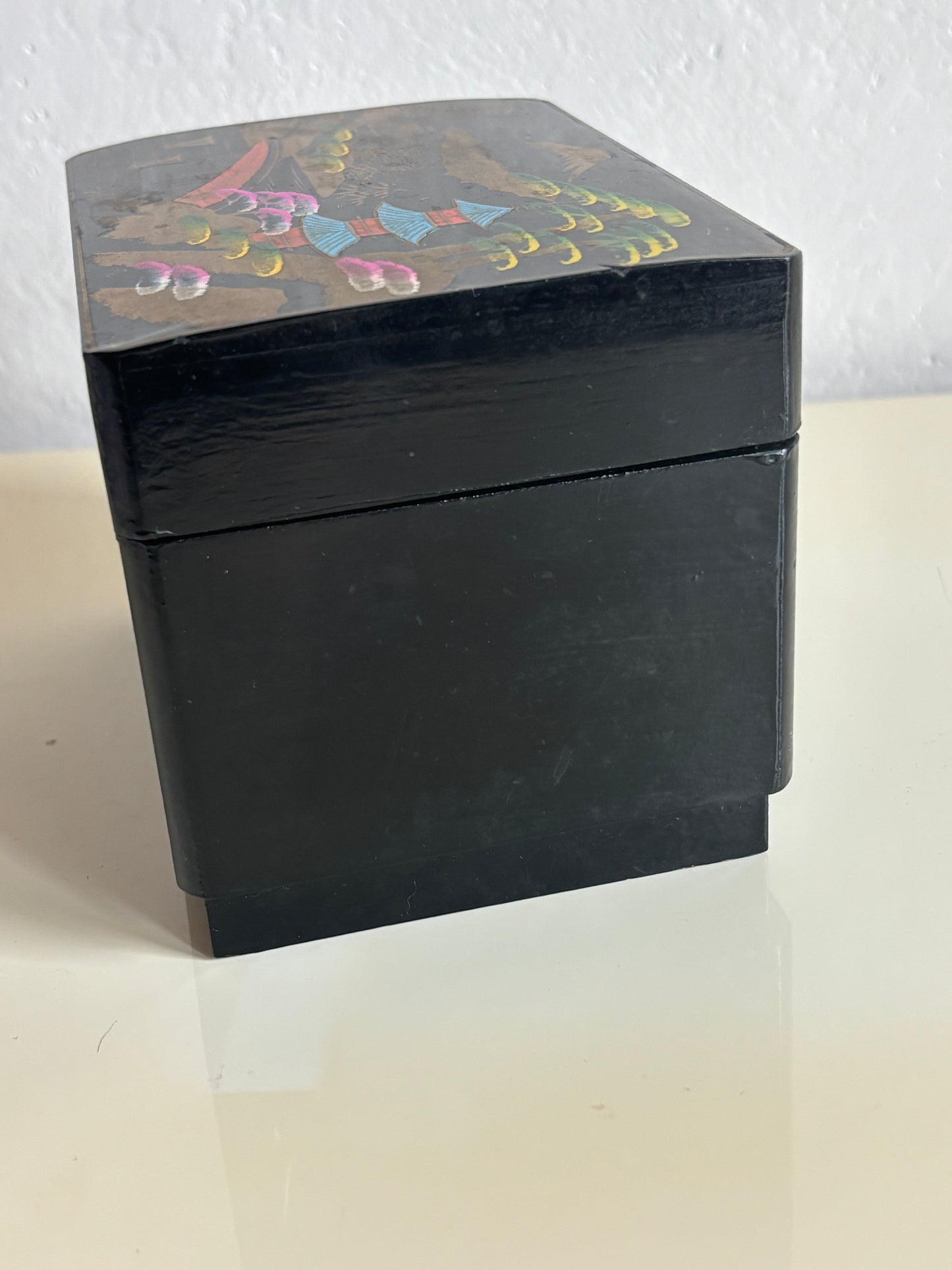 Kleines japanisches Vintage‑Schmuckkästchen mit Spieluhr