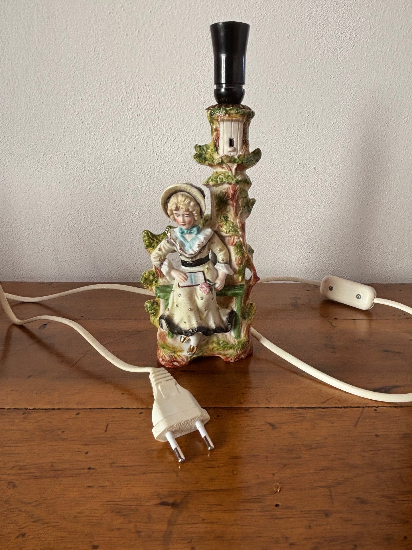 Lampada da Tavolo Vintage in Ceramica Bisquit