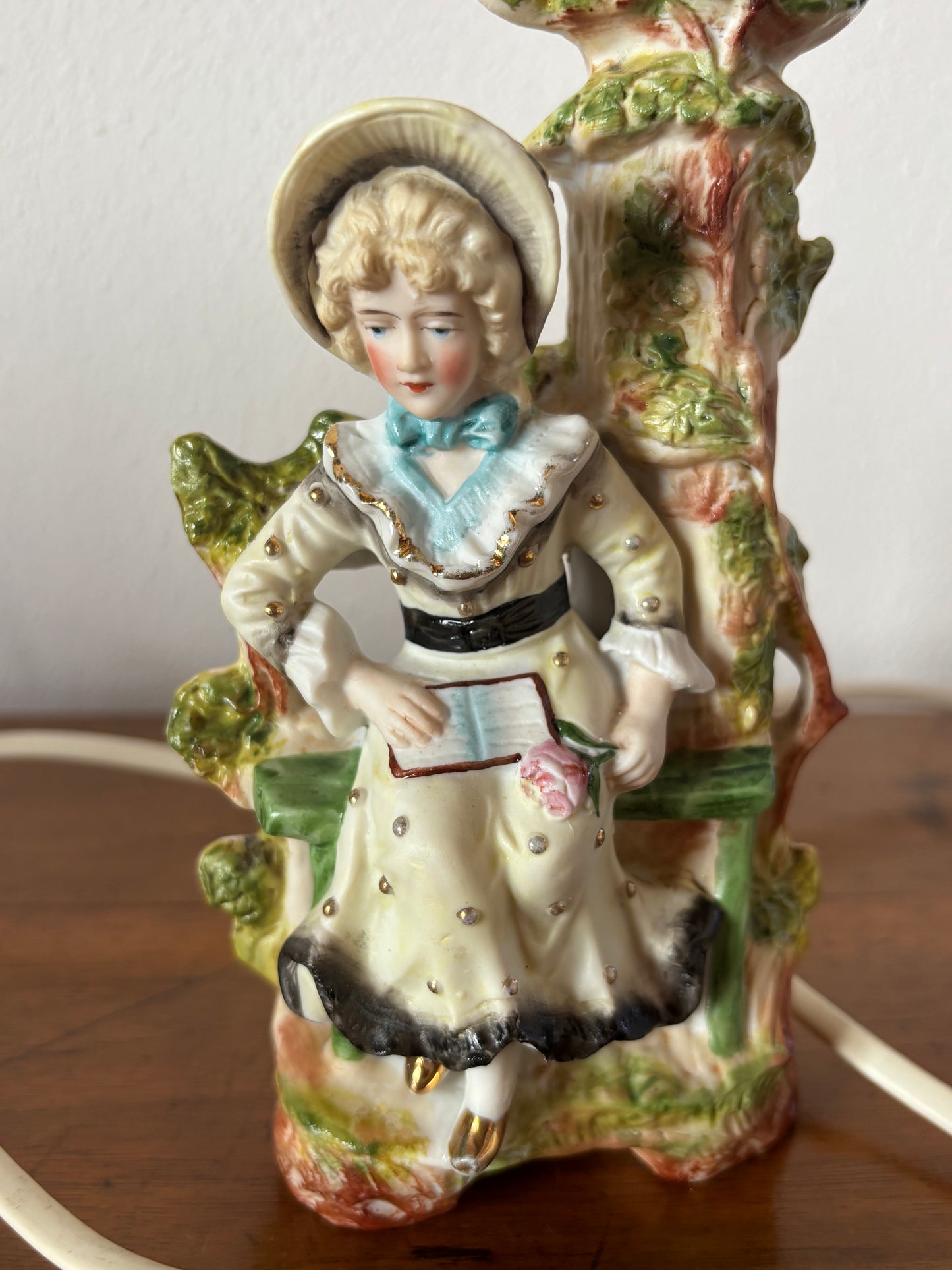 Lampada da Tavolo Vintage in Ceramica Bisquit