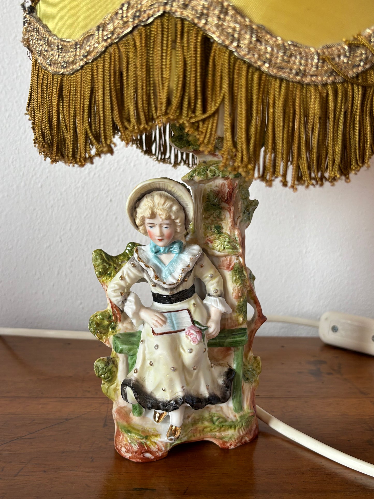 Lampada da Tavolo Vintage in Ceramica Bisquit
