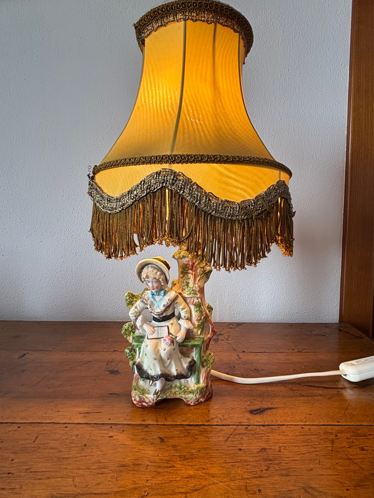 Lampada da Tavolo Vintage in Ceramica Bisquit