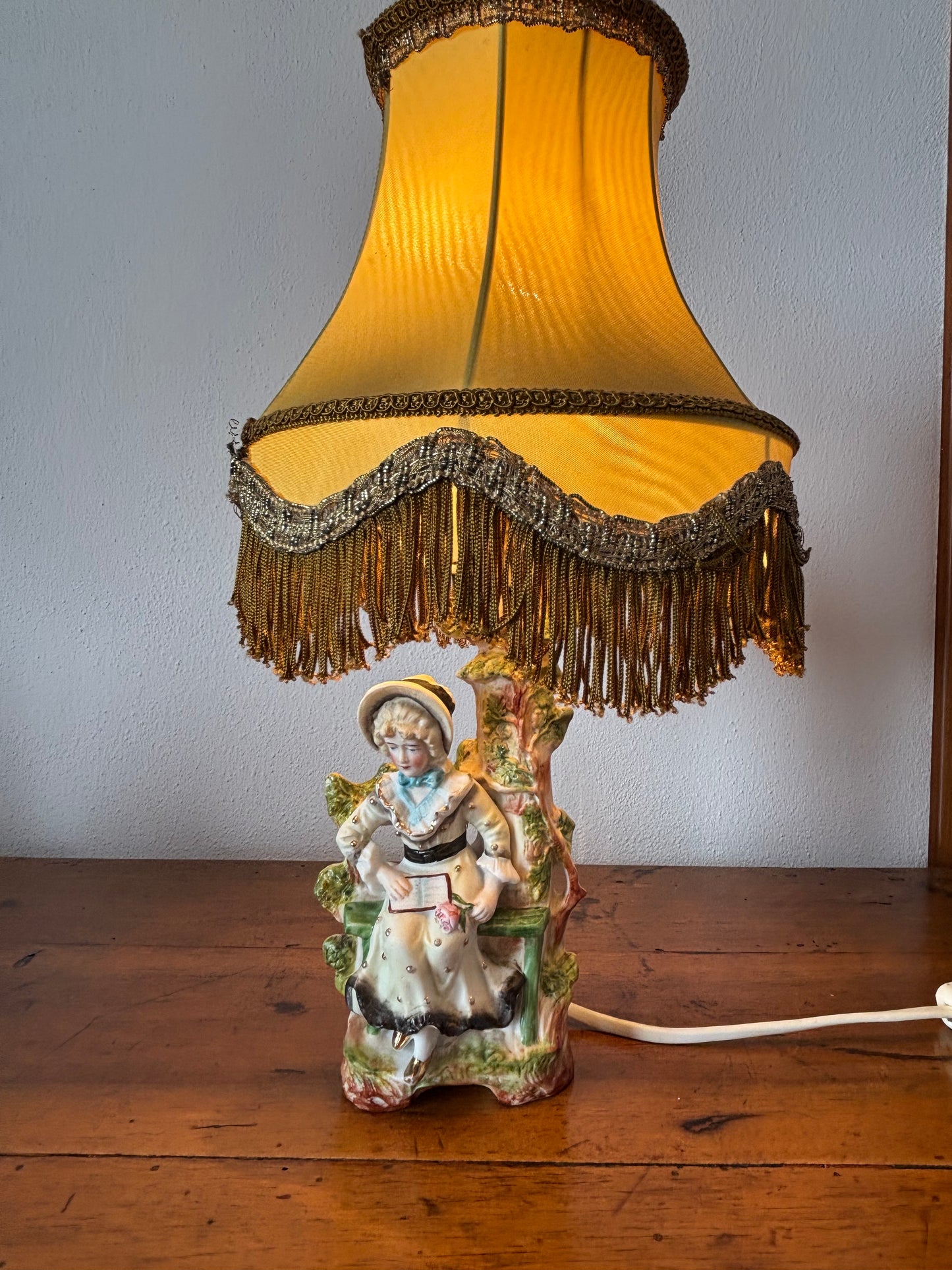 Lampada da Tavolo Vintage in Ceramica Bisquit