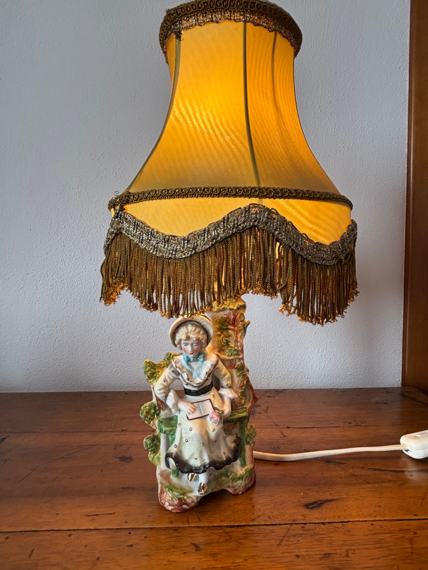 Lampada da Tavolo Vintage in Ceramica Bisquit