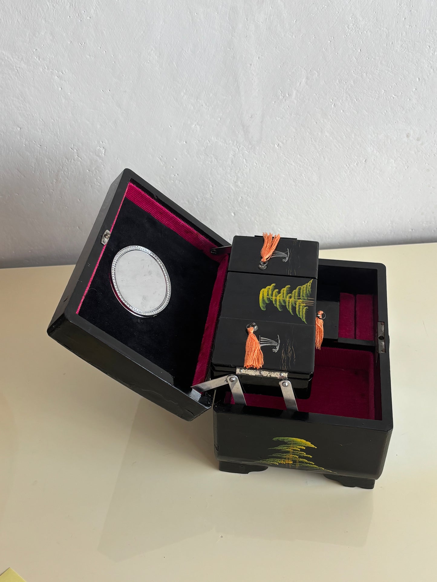 Portagioie giapponese vintage laccato con carillon funzionante – paesaggio con Monte Fuji