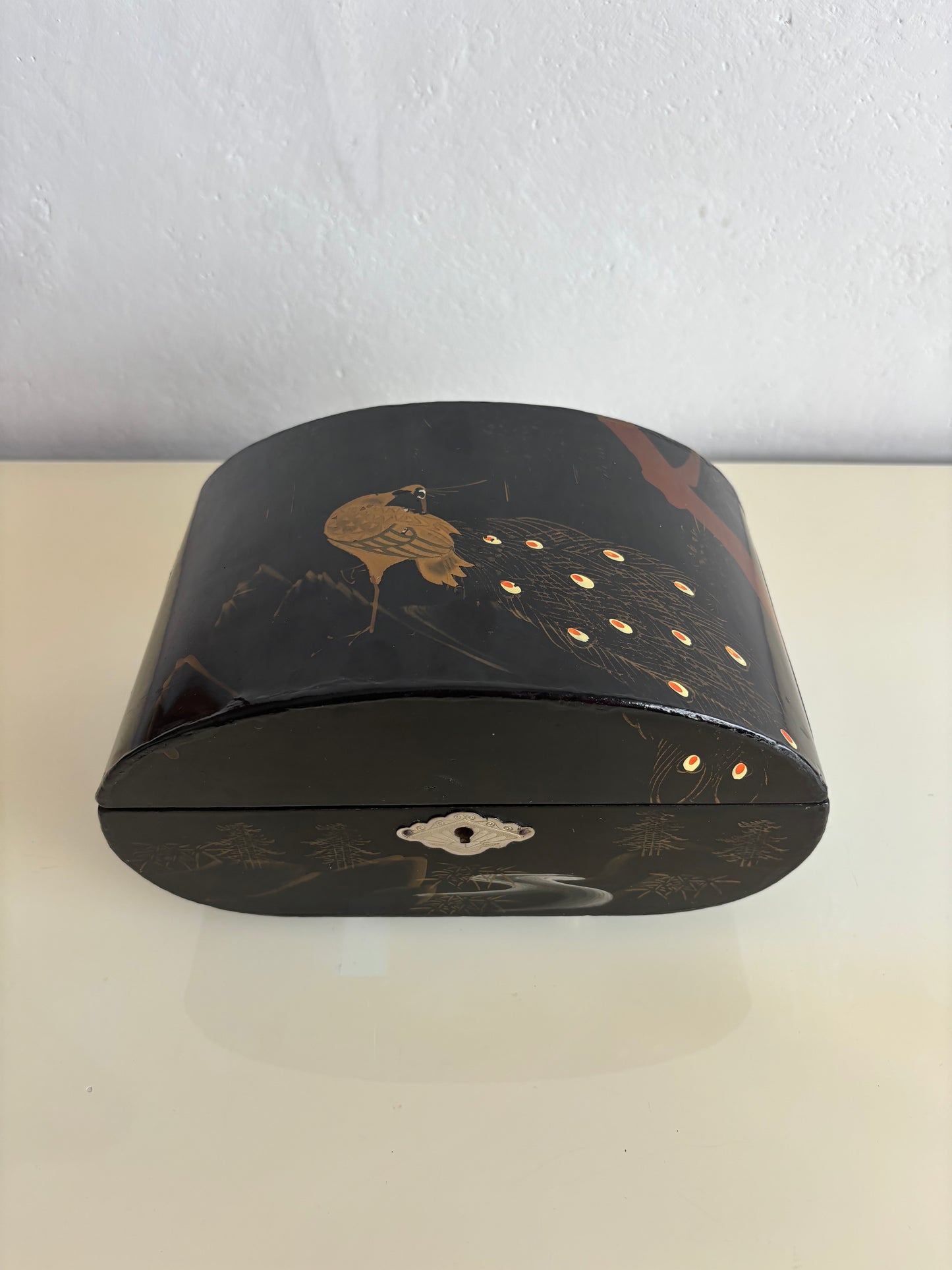 Portagioie giapponese vintage con pavone e ballerina magnetica