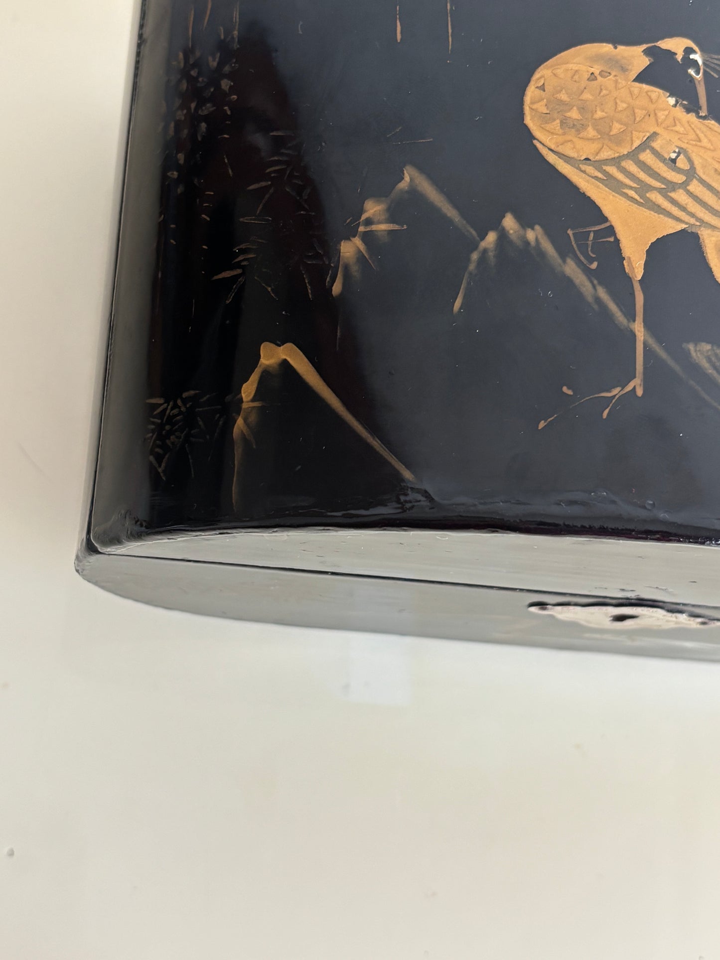 Portagioie giapponese vintage con pavone e ballerina magnetica