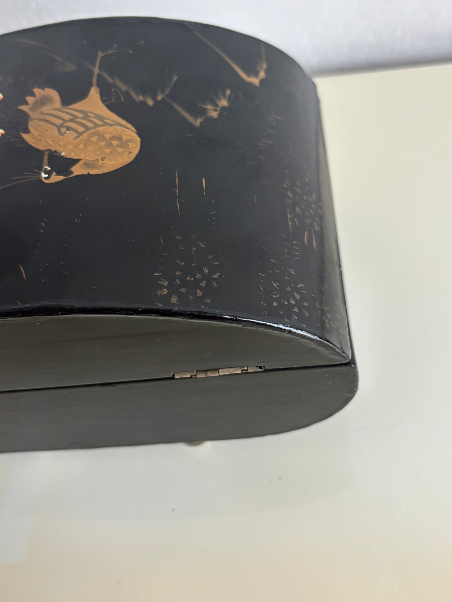 Portagioie giapponese vintage con pavone e ballerina magnetica