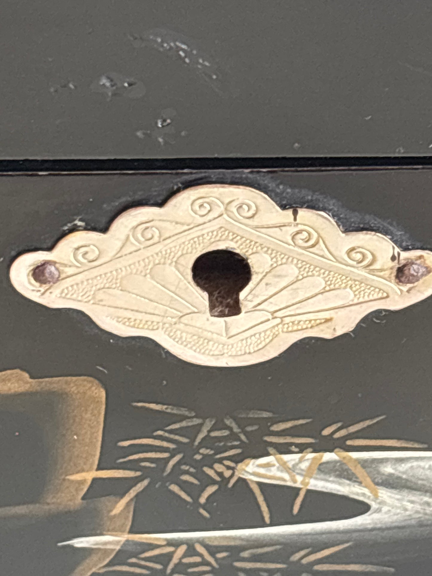 Portagioie giapponese vintage con pavone e ballerina magnetica