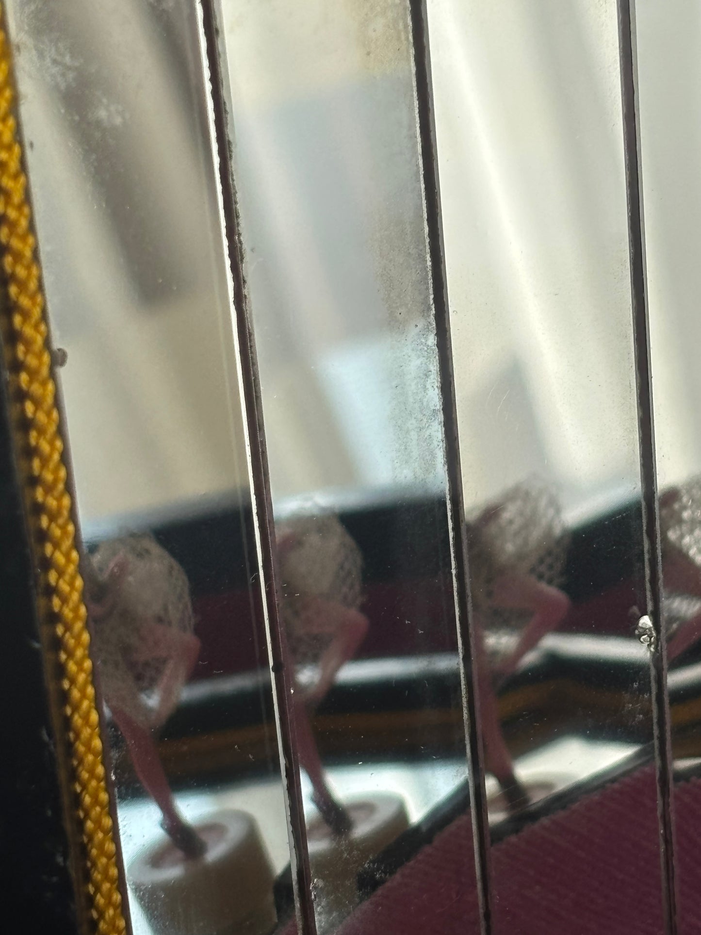 Portagioie giapponese vintage con pavone e ballerina magnetica