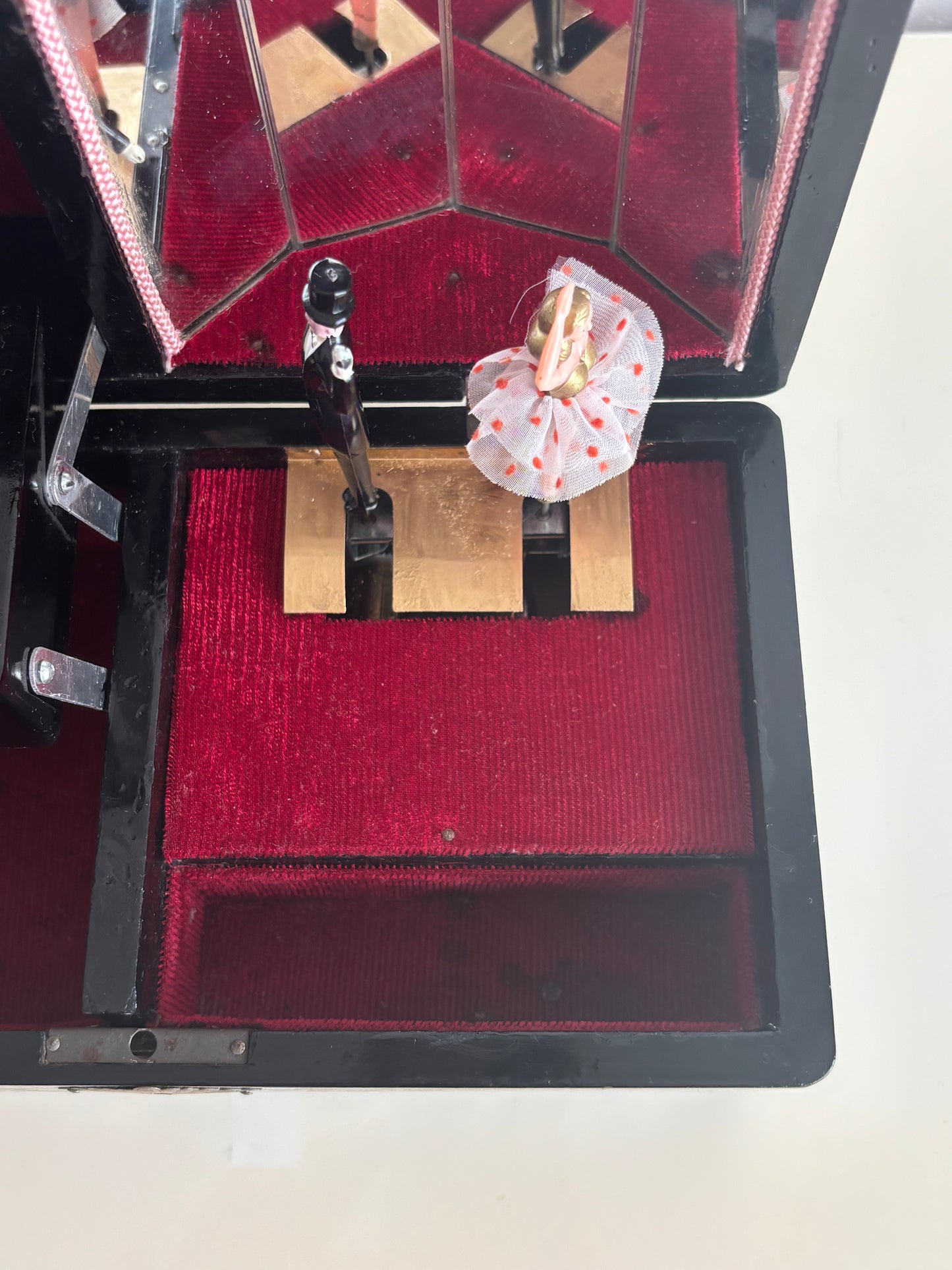 Portagioie giapponese vintage con carillon e coppia di ballerini