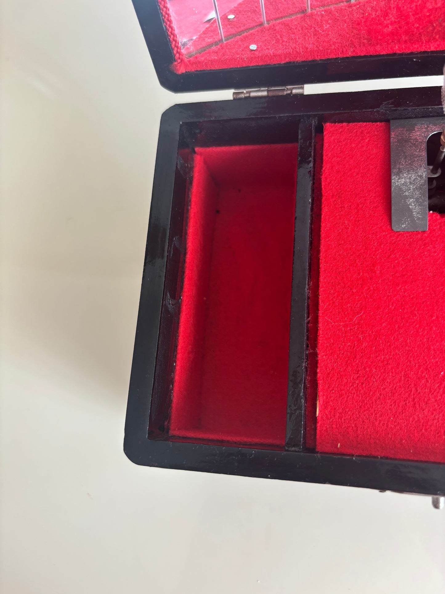 Portagioie giapponese vintage con carillon funzionante – lacca nera e ballerina