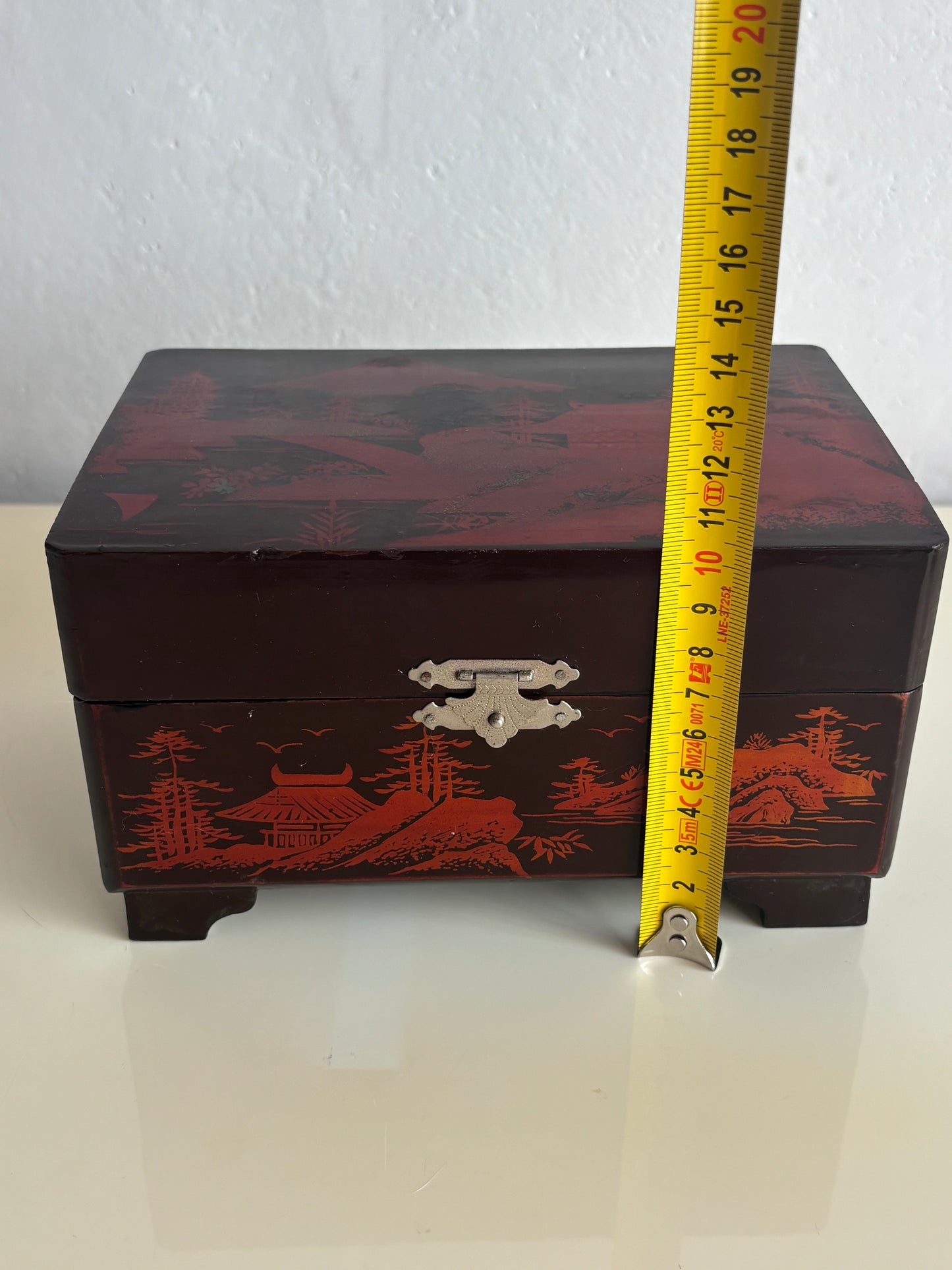 Portagioie giapponese vintage con carillon funzionante – lacca nera e ballerina