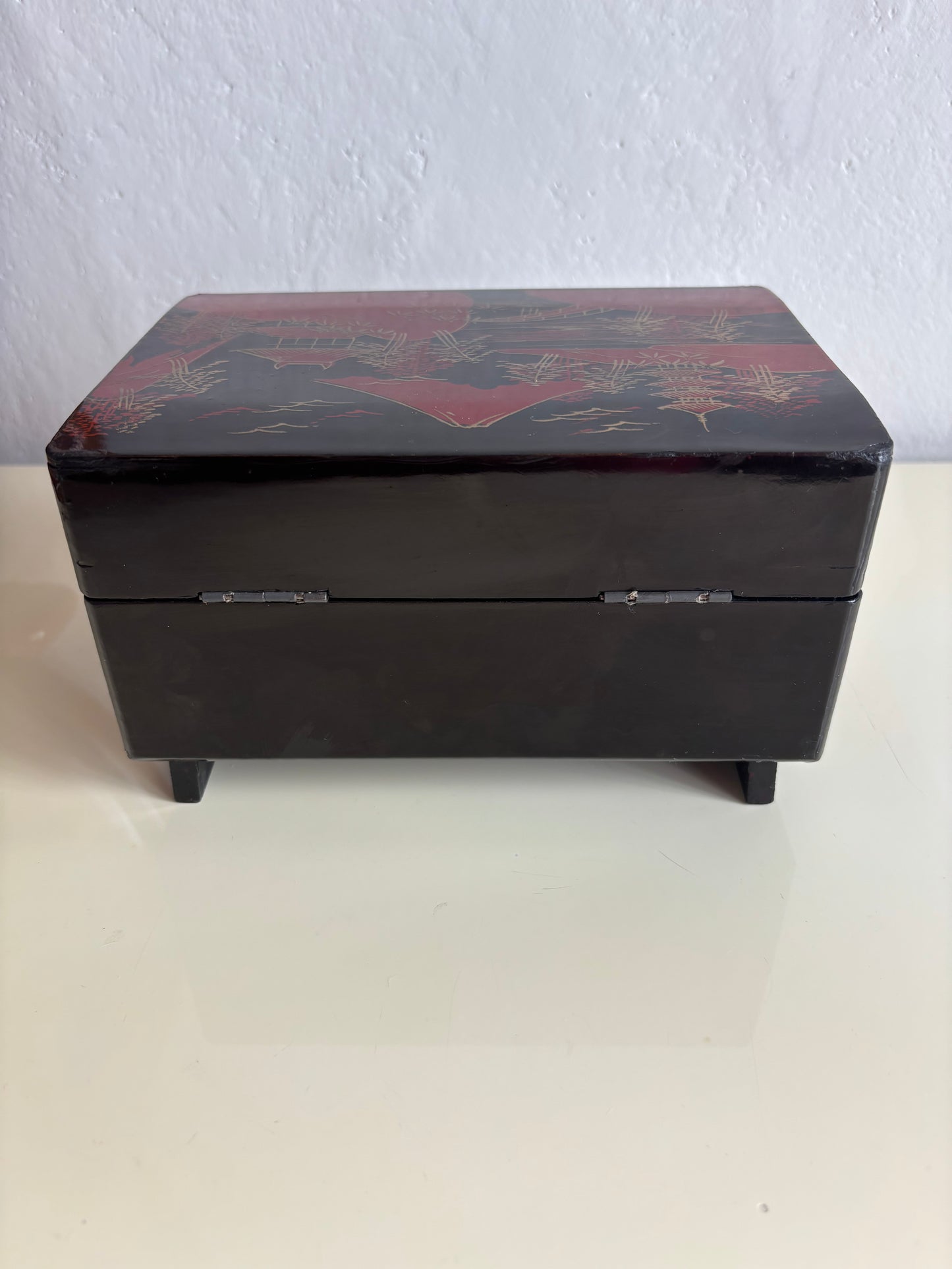 Portagioie giapponese vintage con carillon funzionante – lacca nera, velluto rosso e ballerina danzante