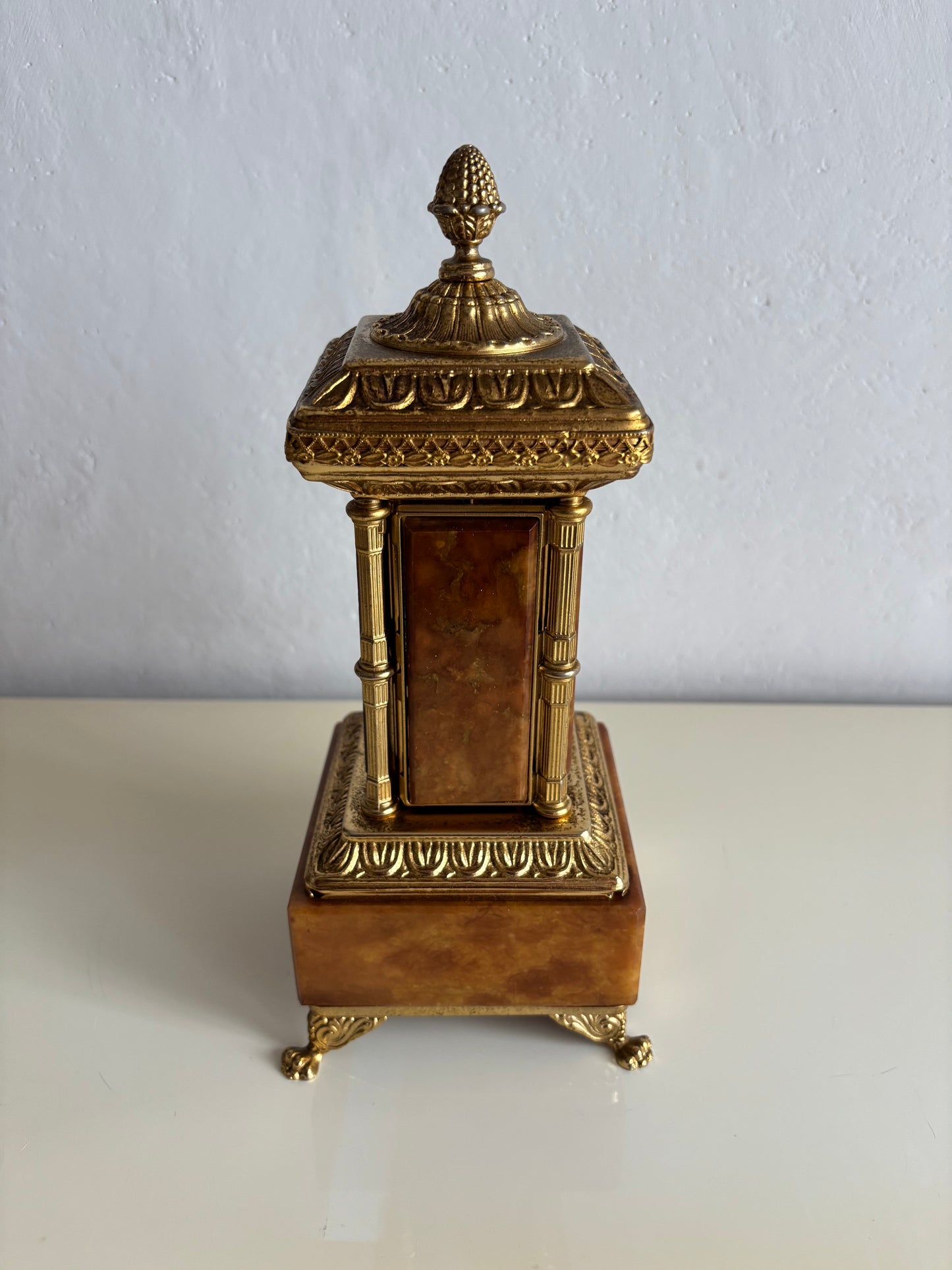 Portasigarette in marmo con carillon vintage