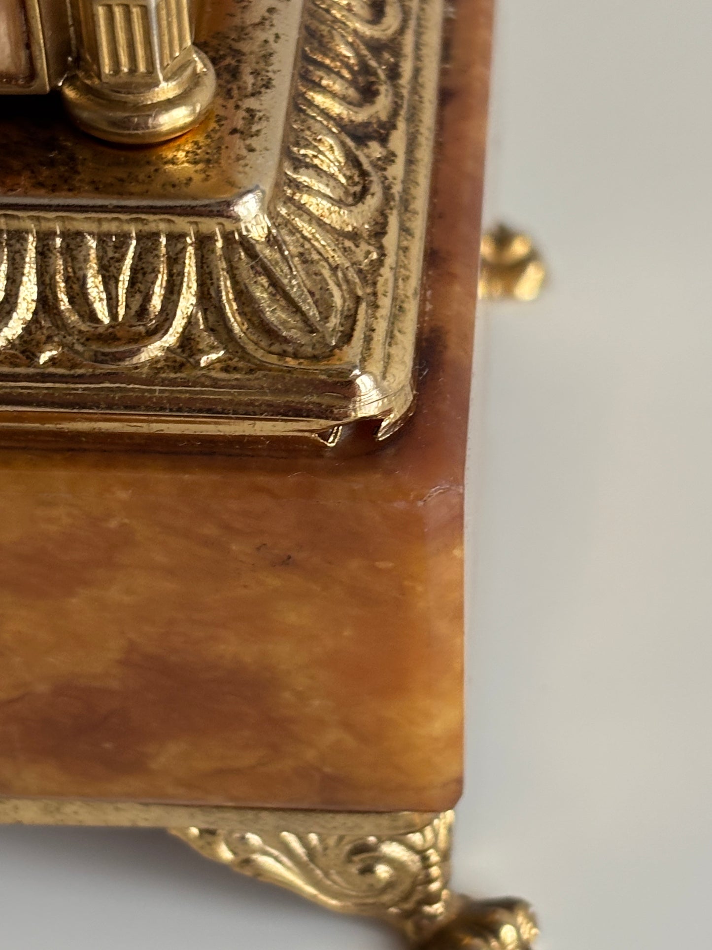 Portasigarette in marmo con carillon vintage