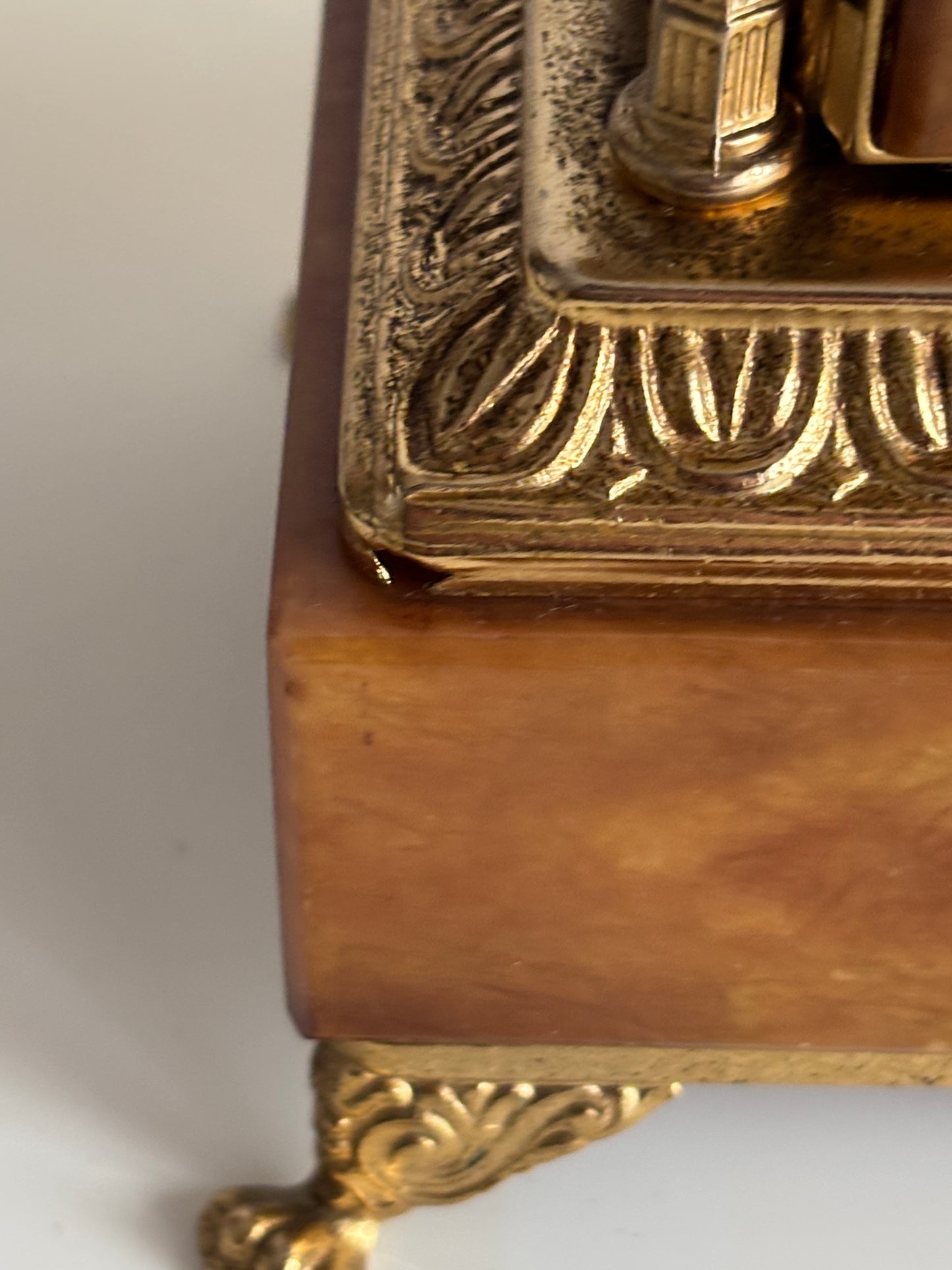 Portasigarette in marmo con carillon vintage