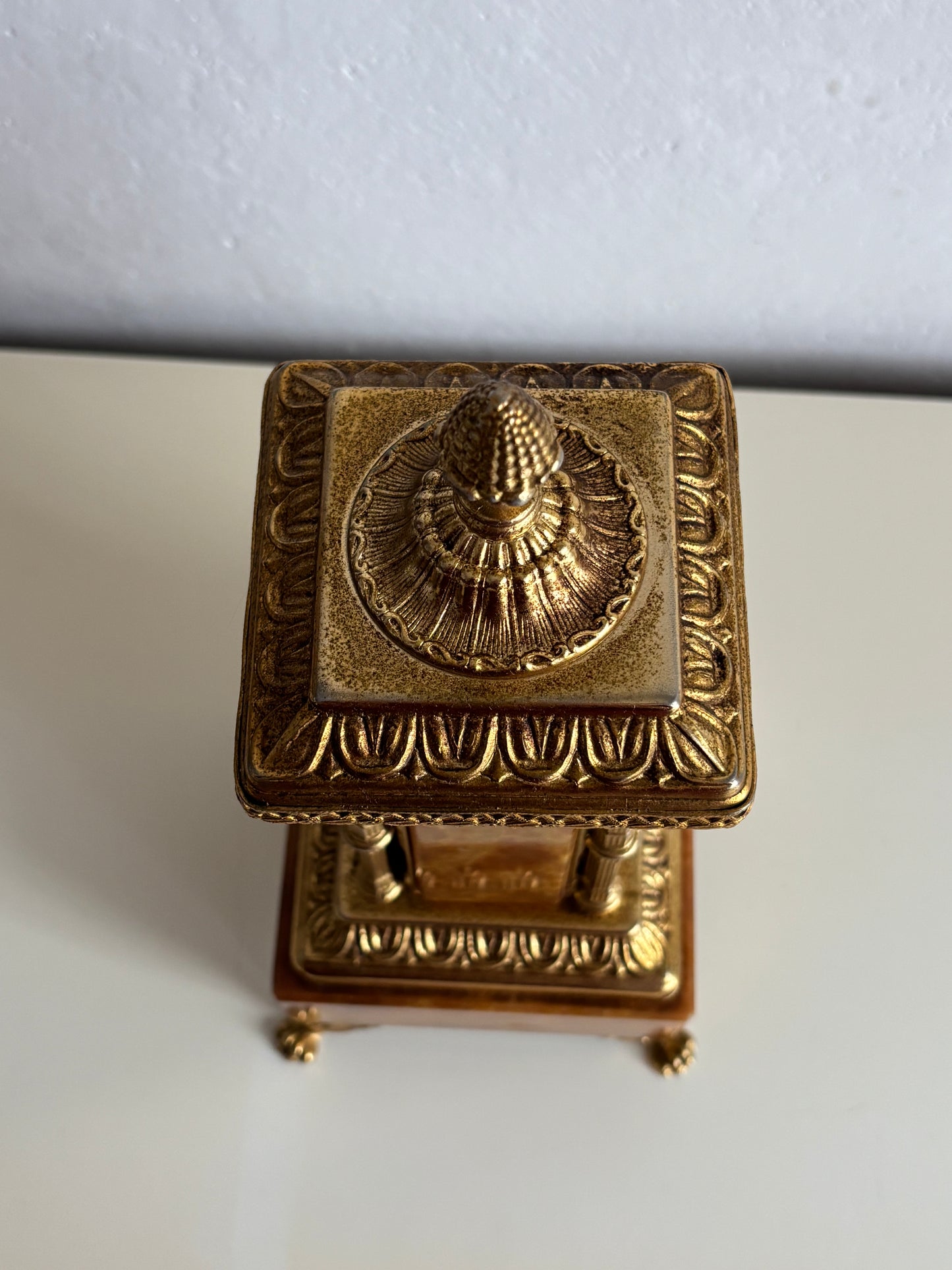 Portasigarette in marmo con carillon vintage