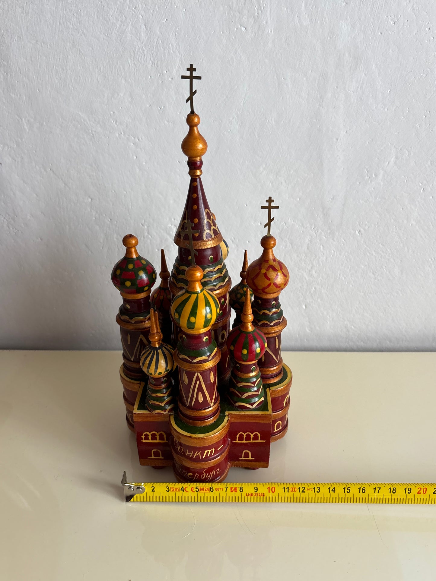 Carillon souvenir di San Pietroburgo in legno dipinto