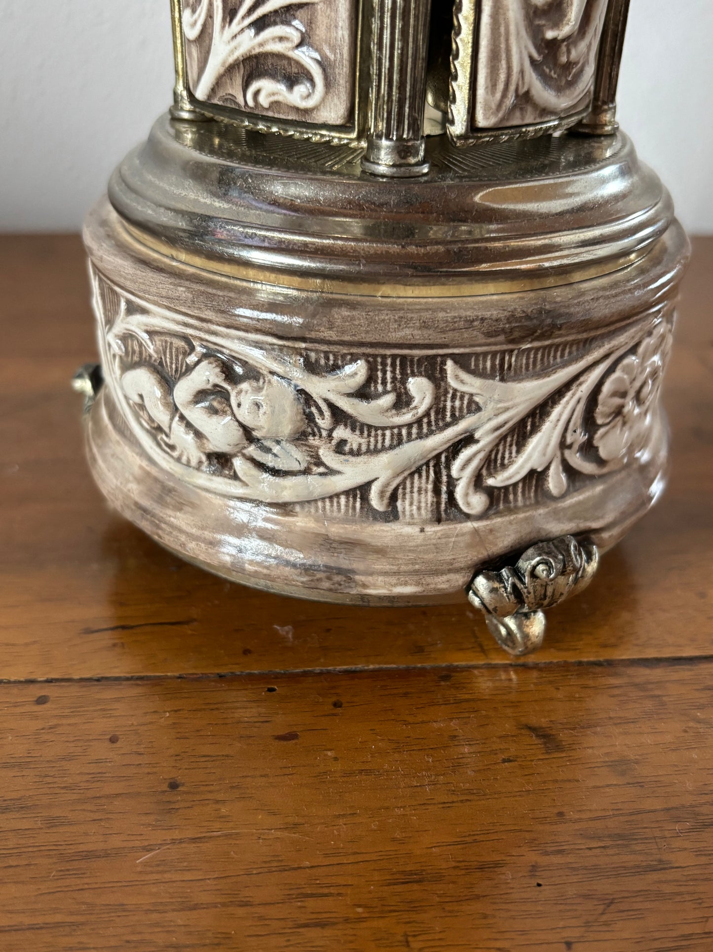 Porta sigarette vintage con carillon e ballerina – oggetto decorativo da collezione