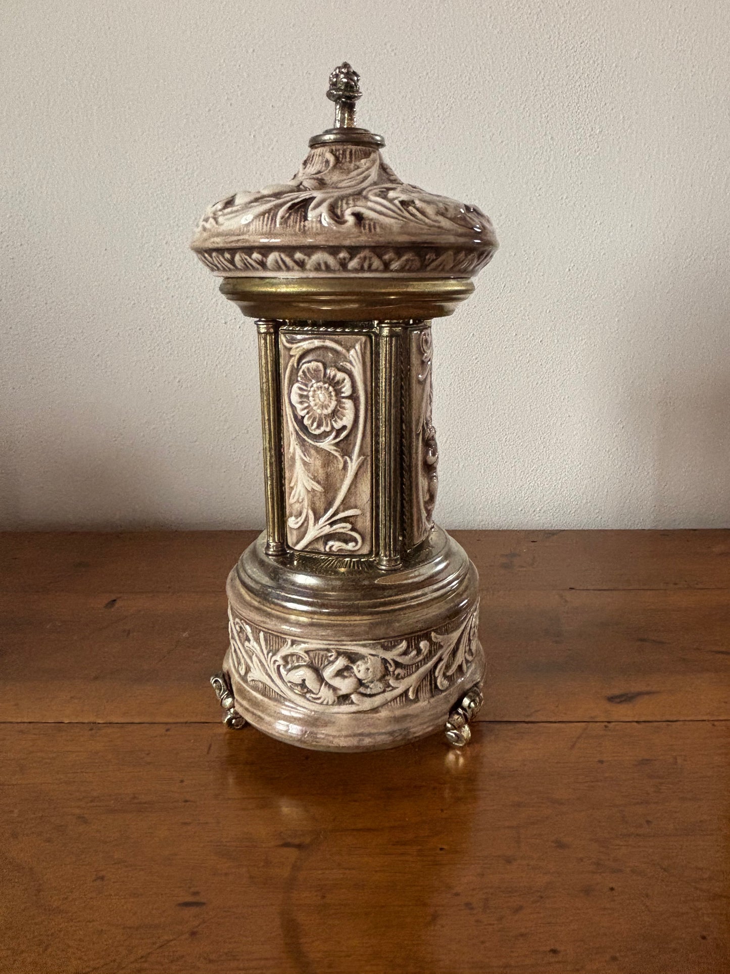 Porta sigarette vintage con carillon e ballerina – oggetto decorativo da collezione