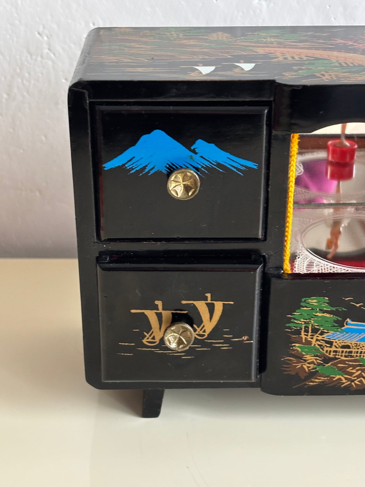 Japanische Schmuckschatulle mit magnetischer Ballerina und funktionierender Spieluhr