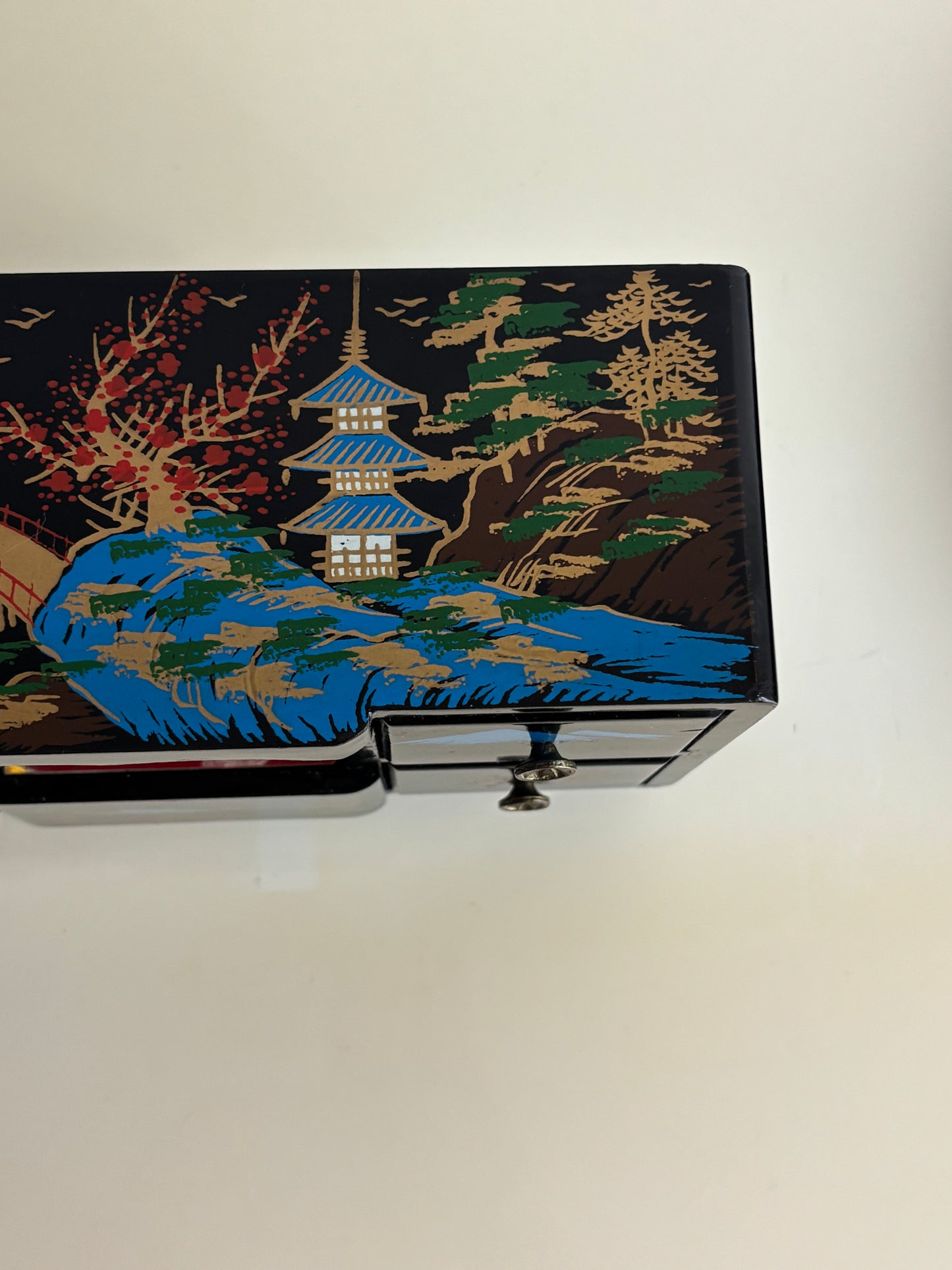 Japanische Schmuckschatulle mit magnetischer Ballerina und funktionierender Spieluhr