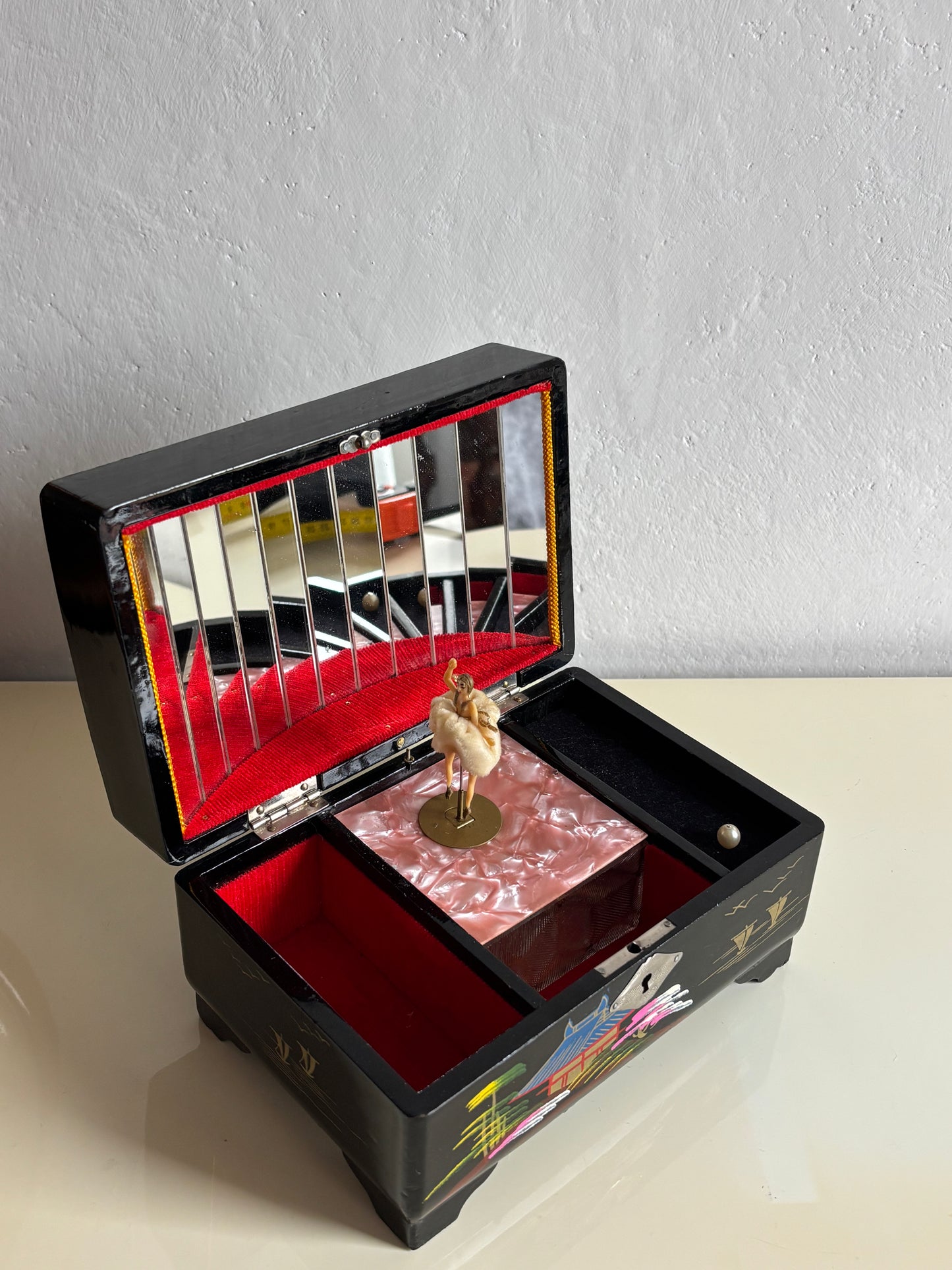 Portagioie Giapponese con Ballerina e Luci