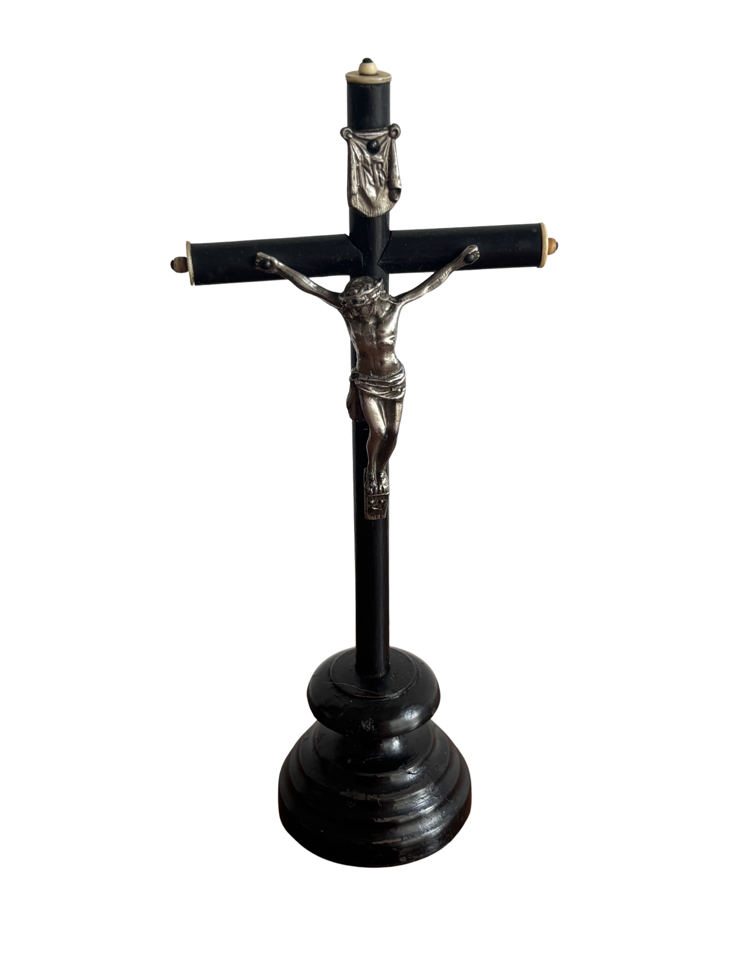 Crocefisso in legno con Cristo in metallo