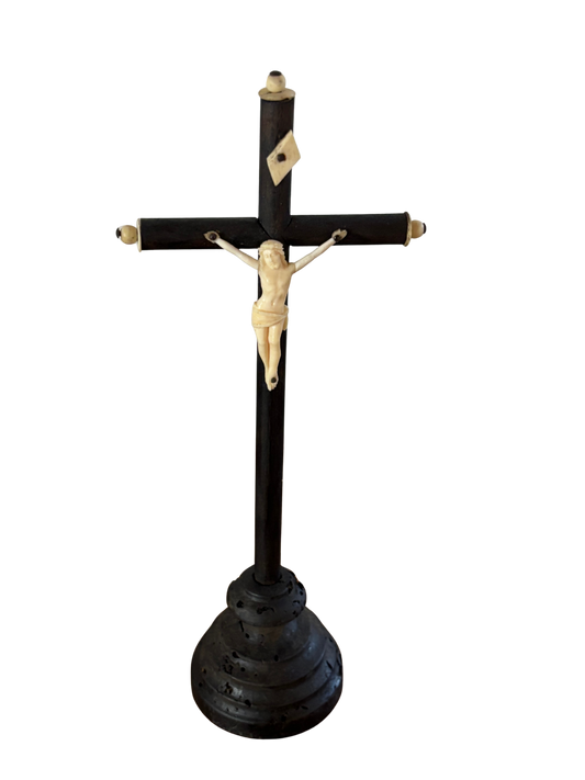Crocefisso antico da tavolo in legno e osso – Arte sacra